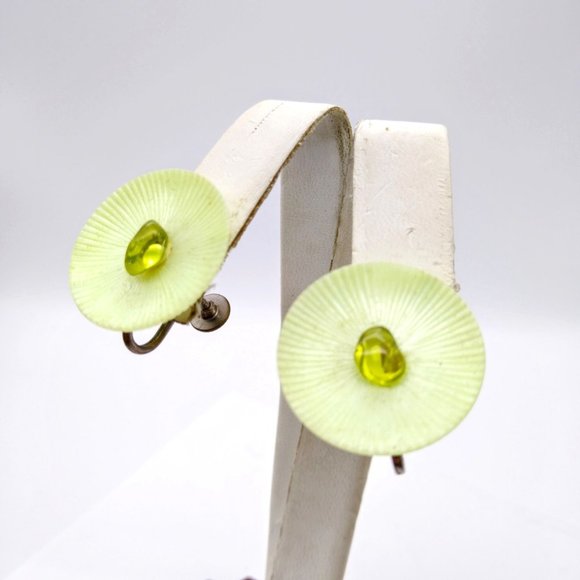 Vintage Pale Green Chip Earrings, Pastel Celluloid Dome on Screw Backs - Picture 5 of 7